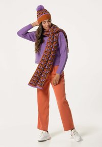 J&JOY Muts - mulit coloured