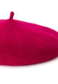 Berretto fucsia in feltro, con forma rotonda e morbida, e un piccolo anello superiore. Texture liscia e colore uniforme in tutto il berretto.