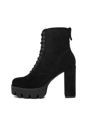 Gležnjarji z visoko peto - black