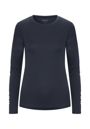 Navy langemouws T-shirt gemaakt van gladde stof; heeft een ronde hals en witte tekst langs de linker mouw; getailleerd ontwerp.