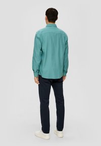 s.Oliver REGULAR  BUTTON-DOWN - Hemd - minze