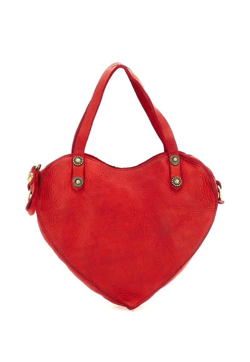 Borsa a mano rossa in pelle a forma di cuore, con due manici superiori, dettagli in hardware color oro e una superficie testurizzata.