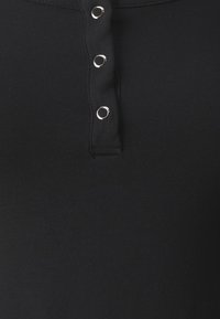 ONLY Petite ONLLIVE LOVE PLACKET - Topper langermet - black