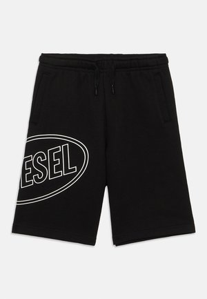 Shorts noirs mi-cuisse avec taille élastique, cordons de serrage, poches latérales et grand logo ovale blanc en contour affichant partiellement "ESEL" sur la jambe gauche.