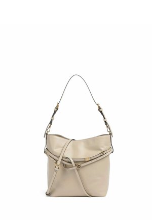 Borsa a tracolla in pelle beige con cinturini regolabili e dettagli con fibbie color oro, mostrata su uno sfondo bianco semplice.