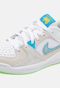 Jordan JORDAN STADIUM 90 UNISEX - Kosárlabdacipők - white/vapor green/dark powder blue/cool grey