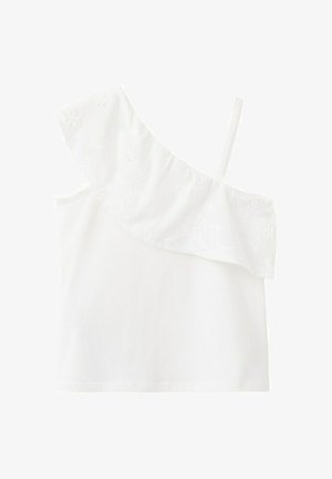 Witte mouwloze top met één off-shoulder volant en dunne bandjes, met subtiele bloemenborduursels op de volant.