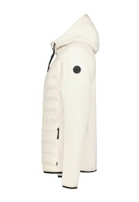Witte hoodie-jas met een gewatteerde voorkant, zwarte accenten, zijritsen en een logo-opdruk op de bovenarm. Gladde textuur, getailleerd ontwerp.