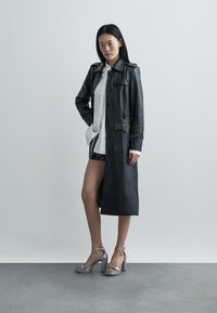 MICHAEL Michael Kors MERRIAM - Sandaletter - silver-coloured