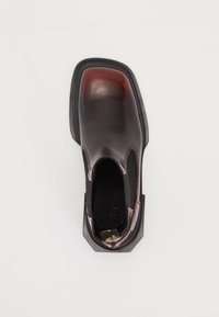 Dr. Martens MAYBOLE CHELSEA - Platåstøvletter - black/cherry red