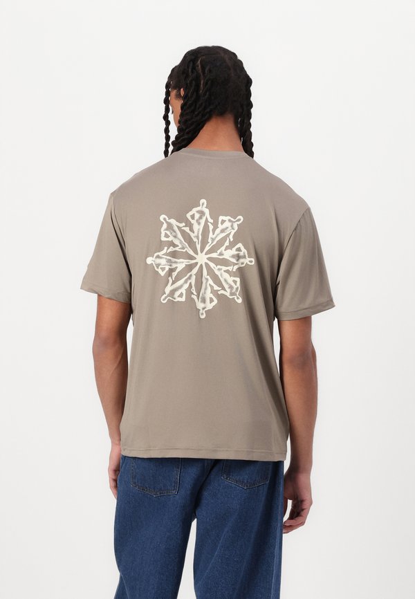 UTILITY - Print T-shirt - dockside