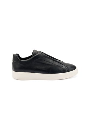 Zapatilla negra de cuero sin cordones con una textura lisa, que presenta una suela de goma blanca y un diseño minimalista. Acentuada con detalles de costura.
