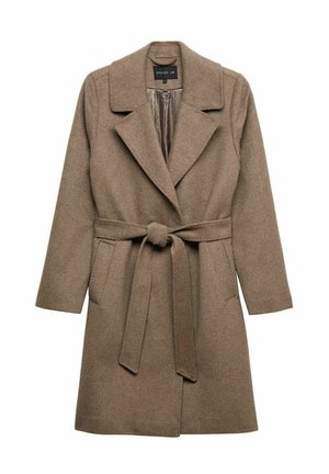 Bruine wollen jas met grote revers, ceintuur in de taille en twee zijzakken. Heeft een zachte textuur en een middellange lengte voor warmte.