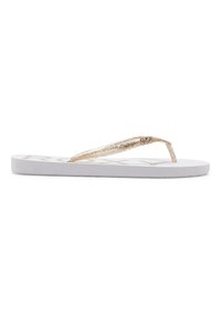 Guldglittrande tanga flip-flop sandal med en vit gummisula. Har en texturerad rem och ett tryckt varumärke på fotbädden.