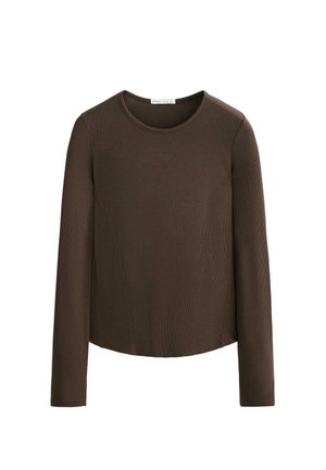 Bruine geribde longsleeve top met een ronde hals en een licht taps toelopende pasvorm, met naden aan de zijkanten die textuur en vorm toevoegen.