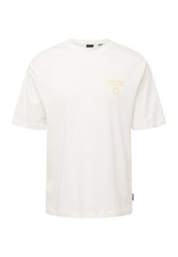 Hvid bomulds t-shirt med korte ærmer, rund halsudskæring og et lille gult grafisk design på venstre brystområde. Casual pasform.