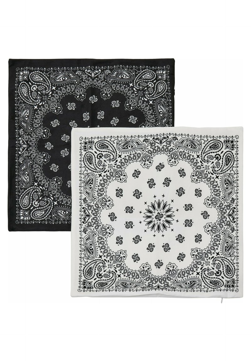 Urban Classics - BANDANA PRINT CUSHION SET - Egyéb tartozékok - black/white, Nagyítás