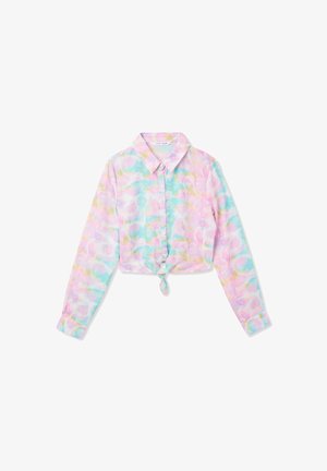 Krótka koszula z guzikiem z lekkiego materiału, z pastelowym wzorem tie-dye w odcieniach różu, niebieskiego i żółtego. Szczegół z wiązaniem z przodu.
