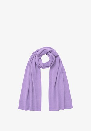 Écharpe lavande douce présentée à plat avec un centre bouclé, mettant en valeur sa texture lisse et sa forme rectangulaire sur fond blanc.