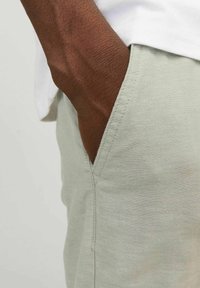Jack & Jones JPSTKANE SUMMER JOGGER  - Pantalones - wrought iron
