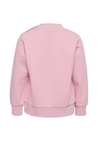 Roze sweater met een ronde hals, verlaagde schoudernaden en een iets verkorte zoom. Zachte, textuurstof met een eenvoudig ontwerp.