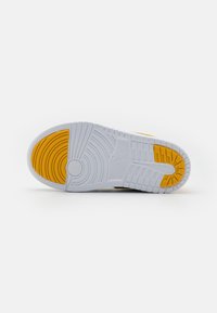 Jordan JORDAN LOW UNISEX - Tenisice - black/yellow ochre/white