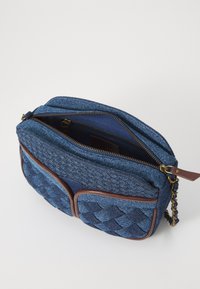 sessùn DIVINE BRAIDED - Borsa a tracolla - denim blue