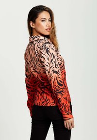 Liquorish Button-down blouse - red