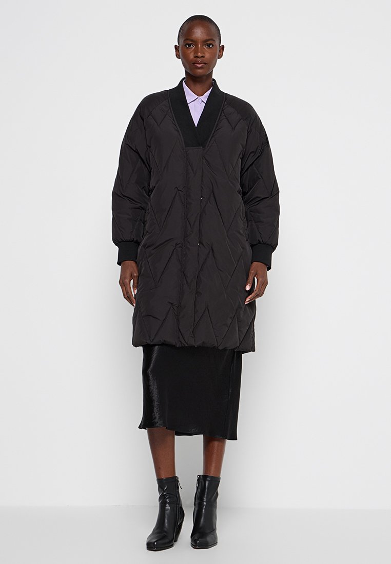 RIANI Halflange jas zwart