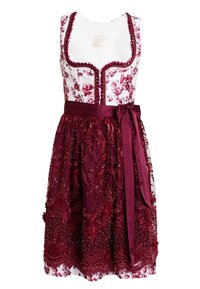 Bordeaux jurk met een bloemenpatroon, een getailleerd lijfje met knopen, ingewikkelde borduursels en een satijnen tailleband.