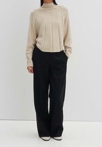 someday. Stickad tröja - beige