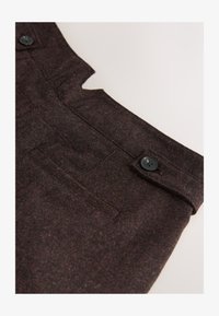 Ausgewählt, plum purple