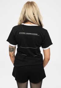 Paradiso Clothing DIVISION UNKNOWN PLEASURES RINGER - Print T-shirt - black