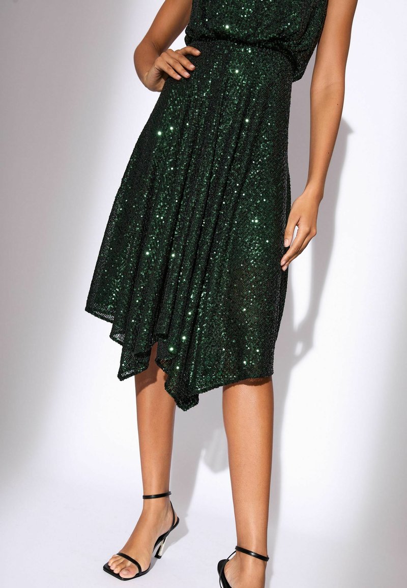 Lipsy REGULAR FIT - SEQUIN HIGH LOW FIT AND FLARE MIDI - Cocktail dress / Party  dress - green