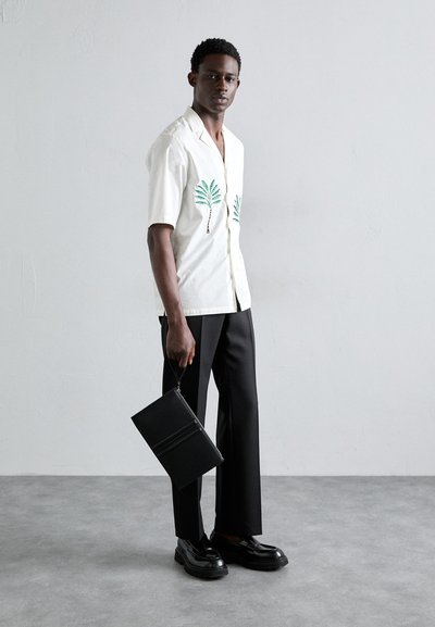 Bally MYTHOS - Kuvertväska - black