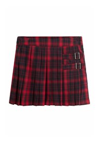 Červeno-černá kára sukně s plisováním, která má plochý pas a dvě spony na opasek na straně pro zvýraznění detailu.