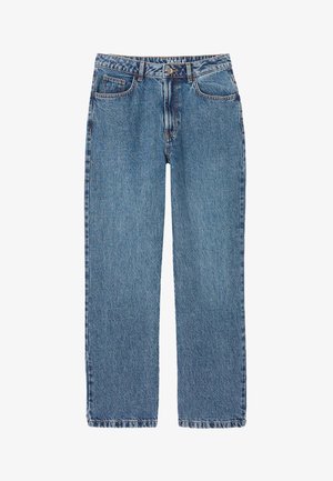 Jean en denim bleu à jambe droite avec bouton frontal, fermeture éclair, passants de ceinture, poches avant et petite étiquette de marque sur la ceinture.