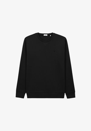 Sweat-shirt noir à manches longues, col ras du cou classique et poignets côtelés. Coutures en V remarquables au niveau du col et petit logo sur la poitrine.