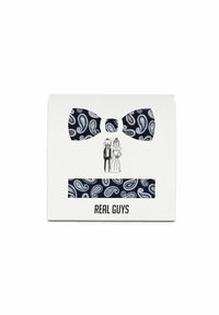 Marineblauer Fliegenknot und passendes Einstecktuch mit weißen Paisleymustern, verpackt in einer weißen Box mit Ausschnittanzeige.