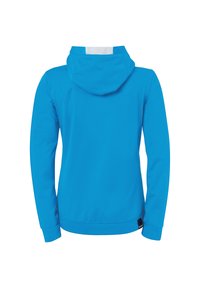 Chaqueta con capucha de un brillante color azul, con mangas largas, puños elásticos y un interior forrado. Presenta una franja blanca de acento en la parte posterior del cuello.