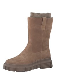 Botte en suede marron avec une manche en tricot, dotée d'une semelle en caoutchouc épaisse et de coutures d'accent. La tige a une finition lisse et un design épuré.