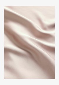Valitud, dusky pink