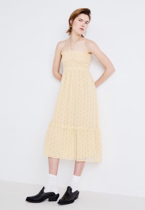 MADISON - Denné šaty - cornish yellow