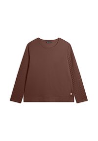 Top marrone a maniche lunghe con un corpo liscio e un motivo a trecce testo su maniche. Collo a girocollo ribbed e discreto dettaglio con logo.