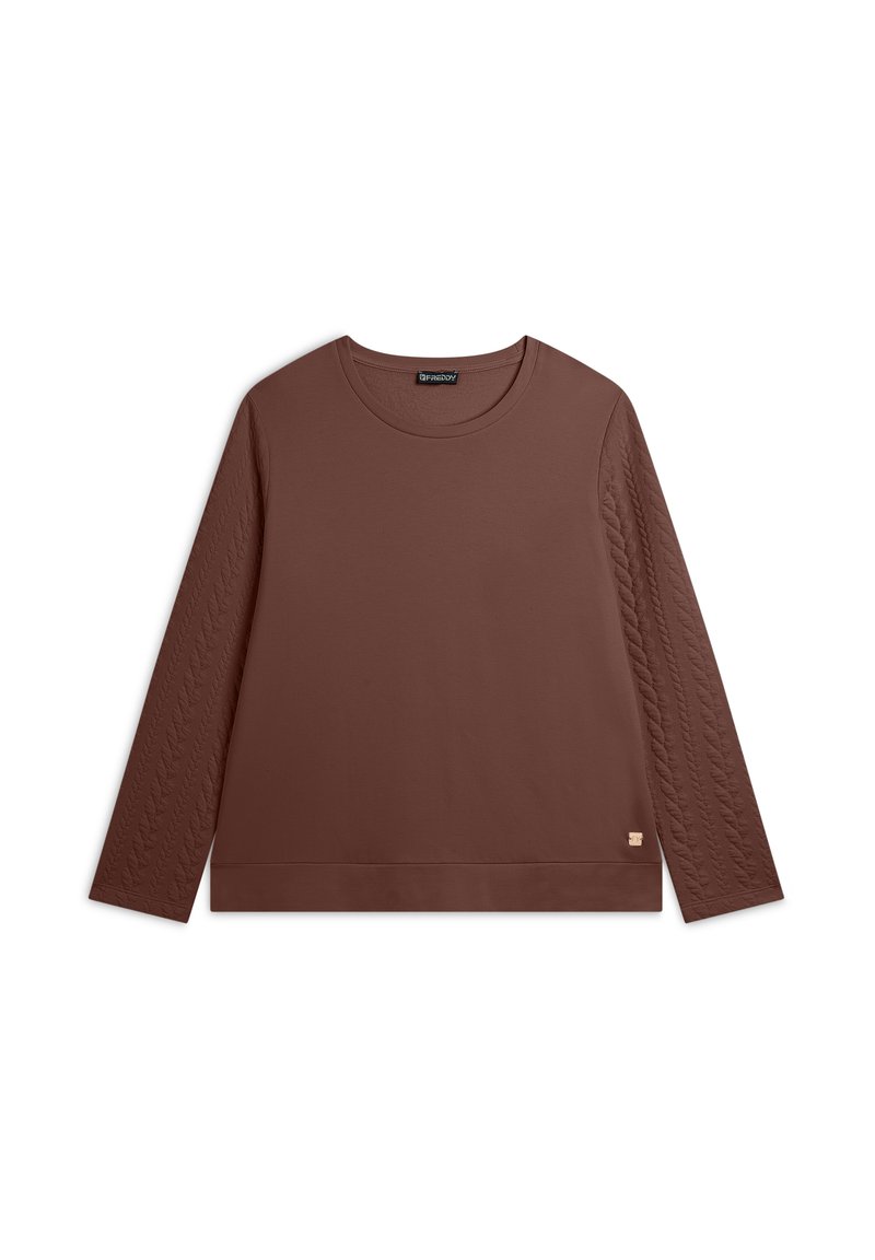 Top marrone a maniche lunghe con un corpo liscio e un motivo a trecce testo su maniche. Collo a girocollo ribbed e discreto dettaglio con logo.