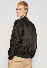 ONLY Tall ONLDINA - Bomber jakna - black