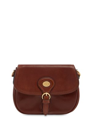 Borsa a tracolla in pelle marrone con patta e chiusura con fibbia dorata, piccolo emblema ovale dorato con la scritta "THE BRIDGE" sul davanti.