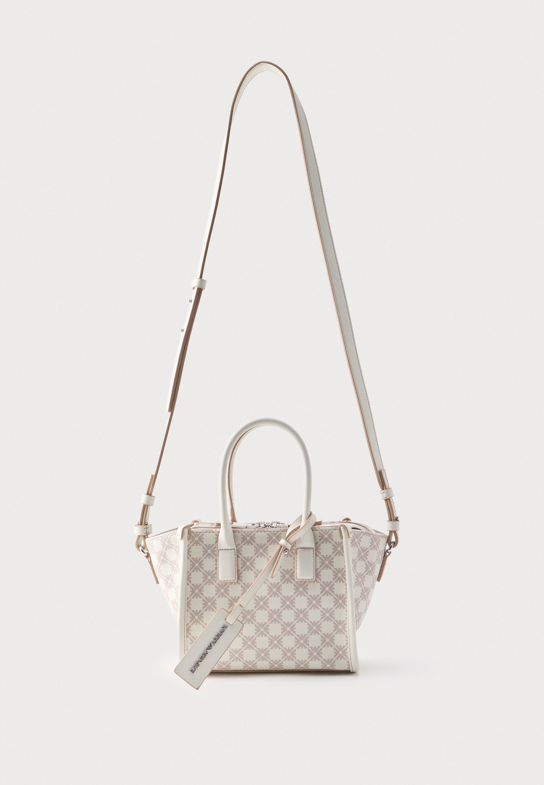 未使用★GIORGIO ARMANI★ホワイト★ヘリンボーン織★ブルゾン 楽天市場】アルマーニ ブルゾン 中古（メンズファッション）の通販