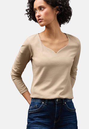 MIT HERZAUSSCHNITT - Langærmet T-shirt - beige