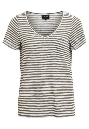 T-shirt à manches courtes et col en V avec des rayures horizontales beige et blanches et une petite poche poitrine, taille moyenne.